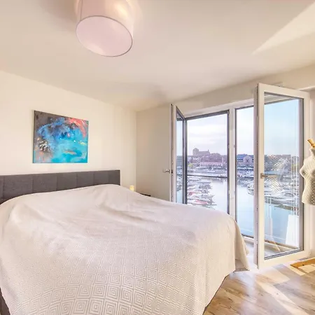 Wohlfuehloase In Der Hafenresidenz Mit Balkon Und Wellness 瓦伦